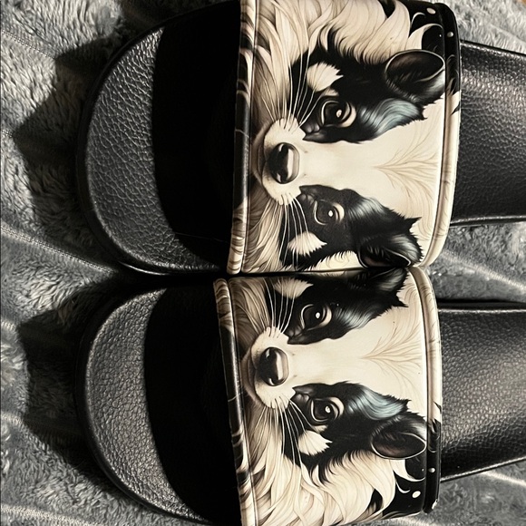 Black and White Animal Print Slides - Picture 2 of 6